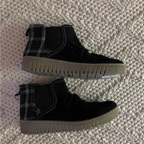 NWT Comfortiva Women’s Hollis Shoes 9.5 - Picture 2 of 7